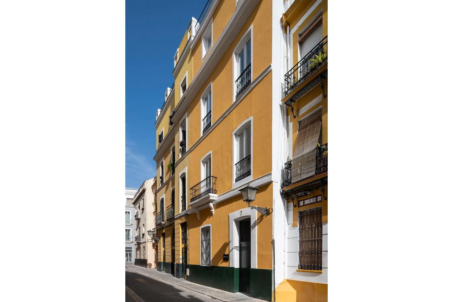 Magno Apartments Almansa Séville