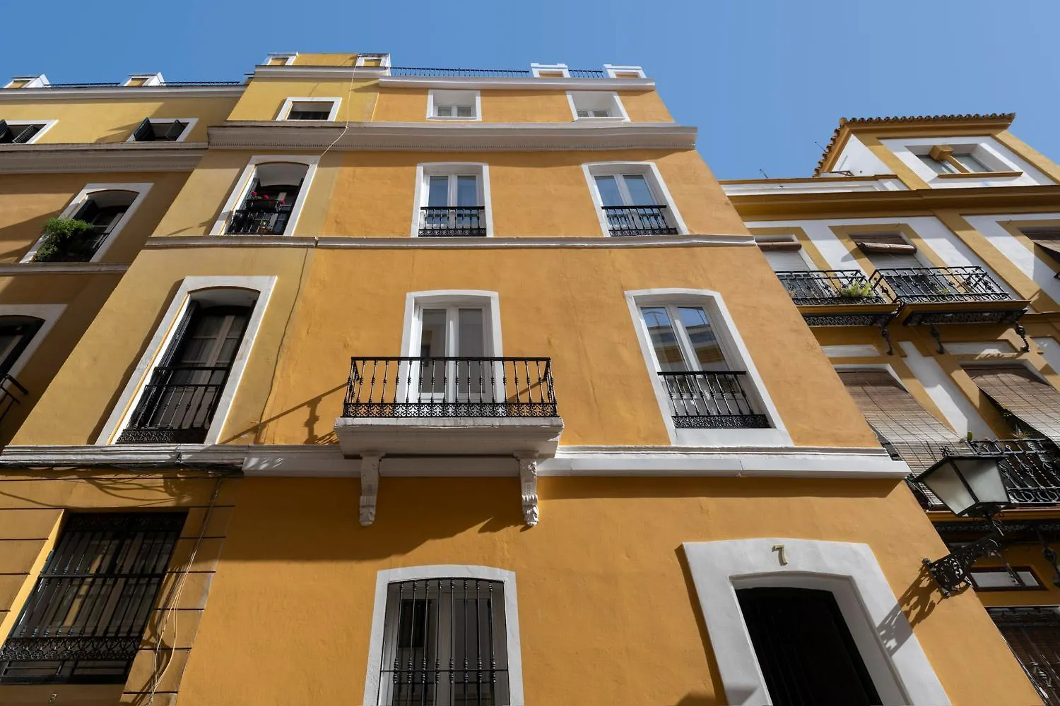Magno Apartments Almansa Séville