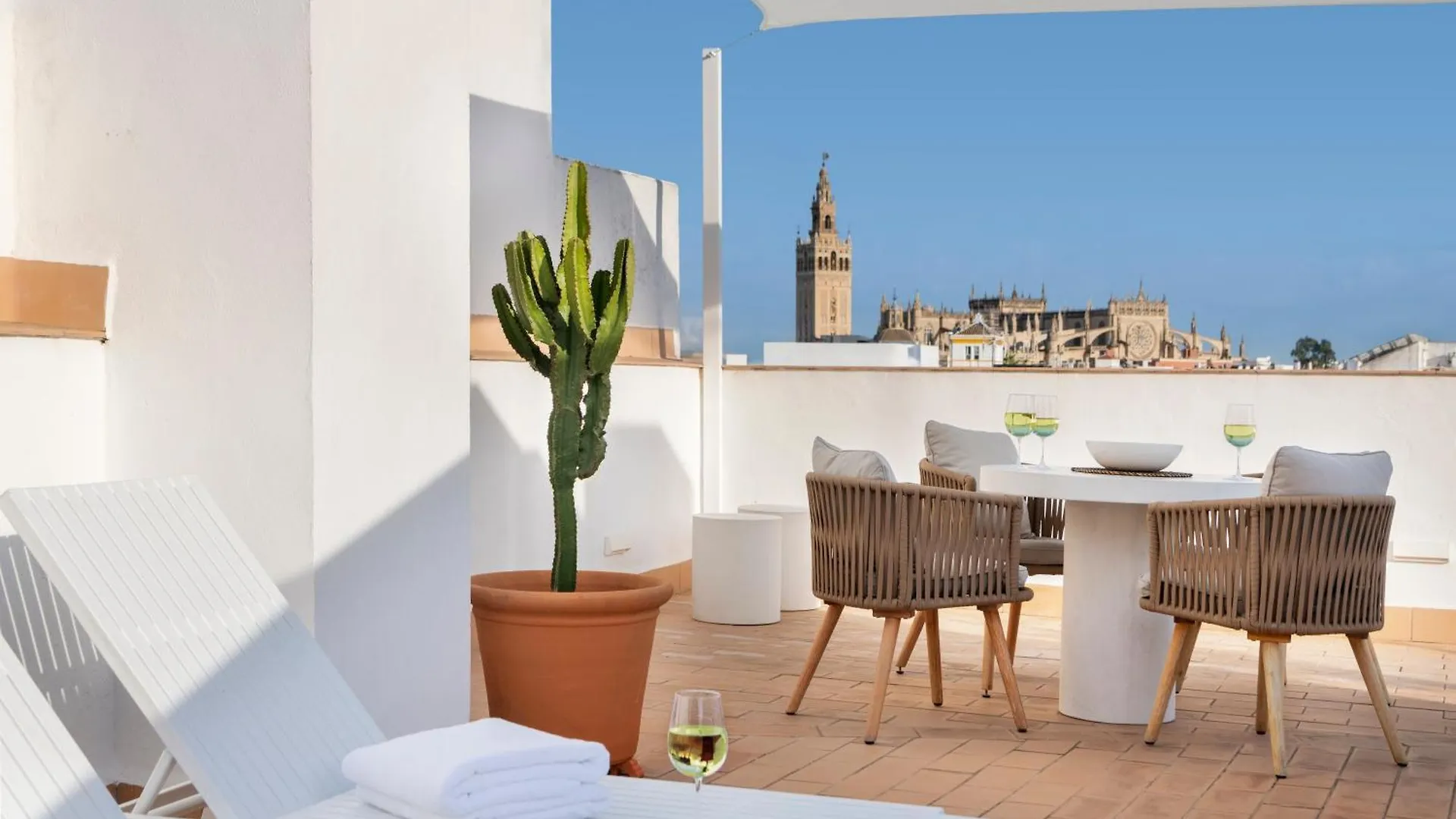 Magno Apartments Almansa Séville